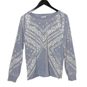 MAURICES WOMENS BLUE AND WHITE LONG  SLEEVE LIGHTWEIGHT SWEATSHIRT SIZE SMALL